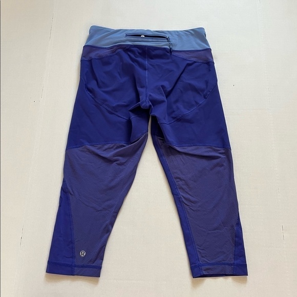 Lululemon Purple/Blue Birds Capri Leggings - Picture 10 of 10
